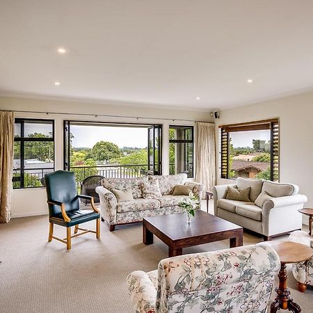 Busby Hill Villa - Havelock North Holiday Home Eksteriør bilde