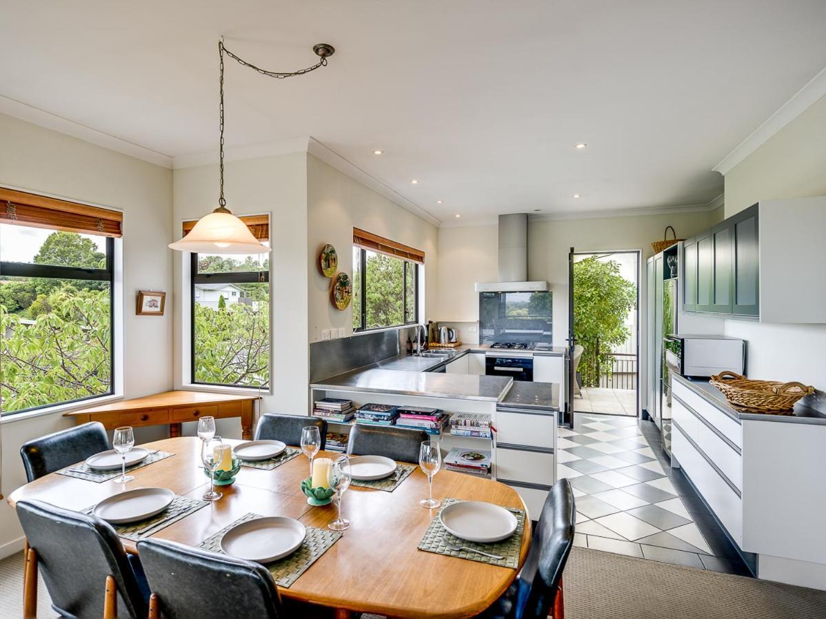 Busby Hill Villa - Havelock North Holiday Home Eksteriør bilde