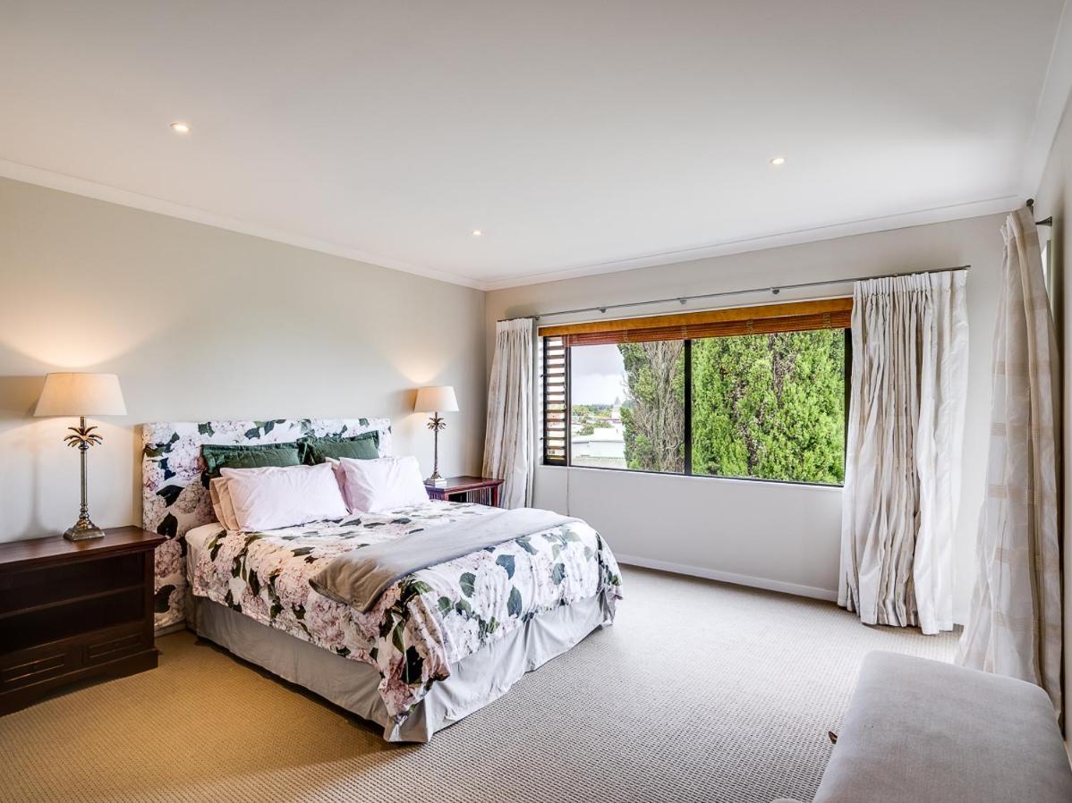 Busby Hill Villa - Havelock North Holiday Home Eksteriør bilde