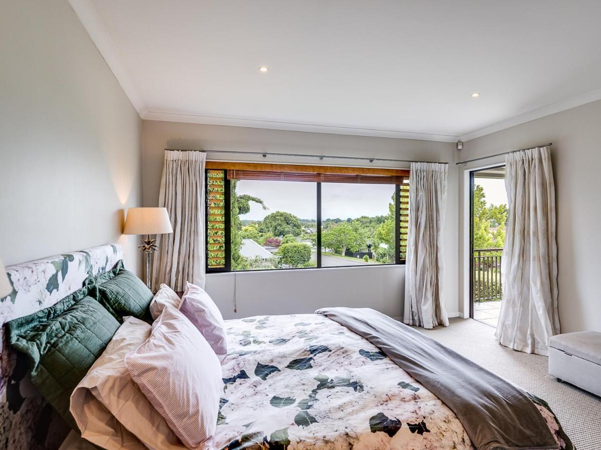 Busby Hill Villa - Havelock North Holiday Home Eksteriør bilde