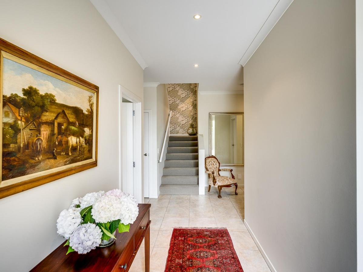 Busby Hill Villa - Havelock North Holiday Home Eksteriør bilde