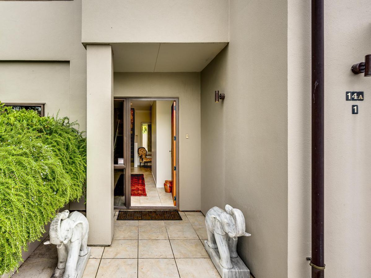 Busby Hill Villa - Havelock North Holiday Home Eksteriør bilde