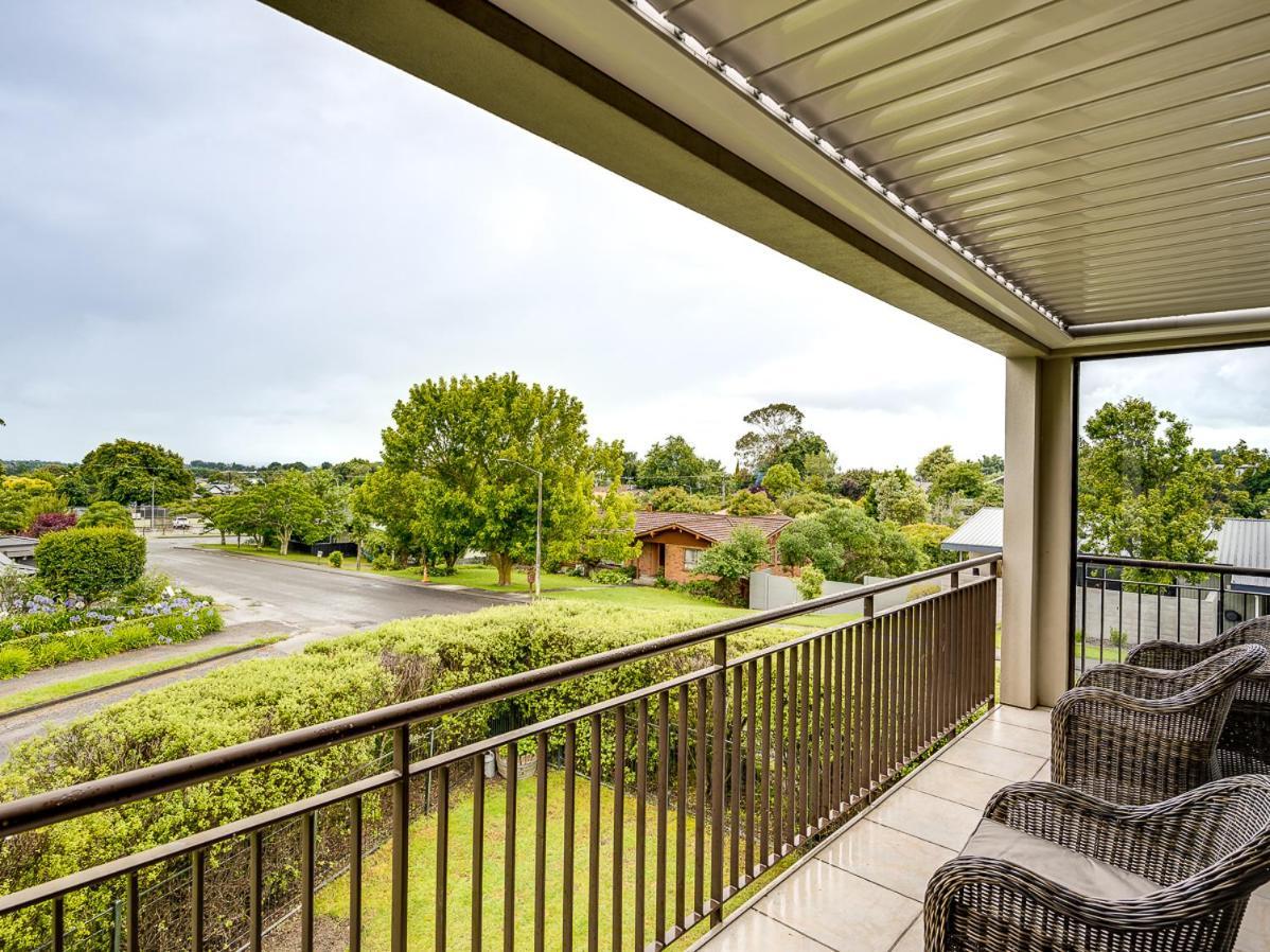 Busby Hill Villa - Havelock North Holiday Home Eksteriør bilde
