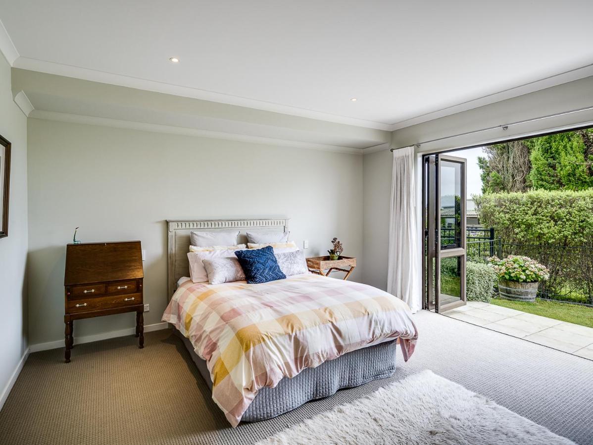 Busby Hill Villa - Havelock North Holiday Home Eksteriør bilde
